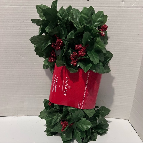 Set of 3 Holiday Garland with Red Berries (3 x 6ft) - Picture 3 of 5